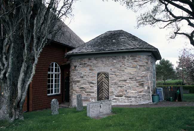 Det Kolthoffska gravkoret från 1700-talets början. Det användes 1805-1915 som sakristia. 