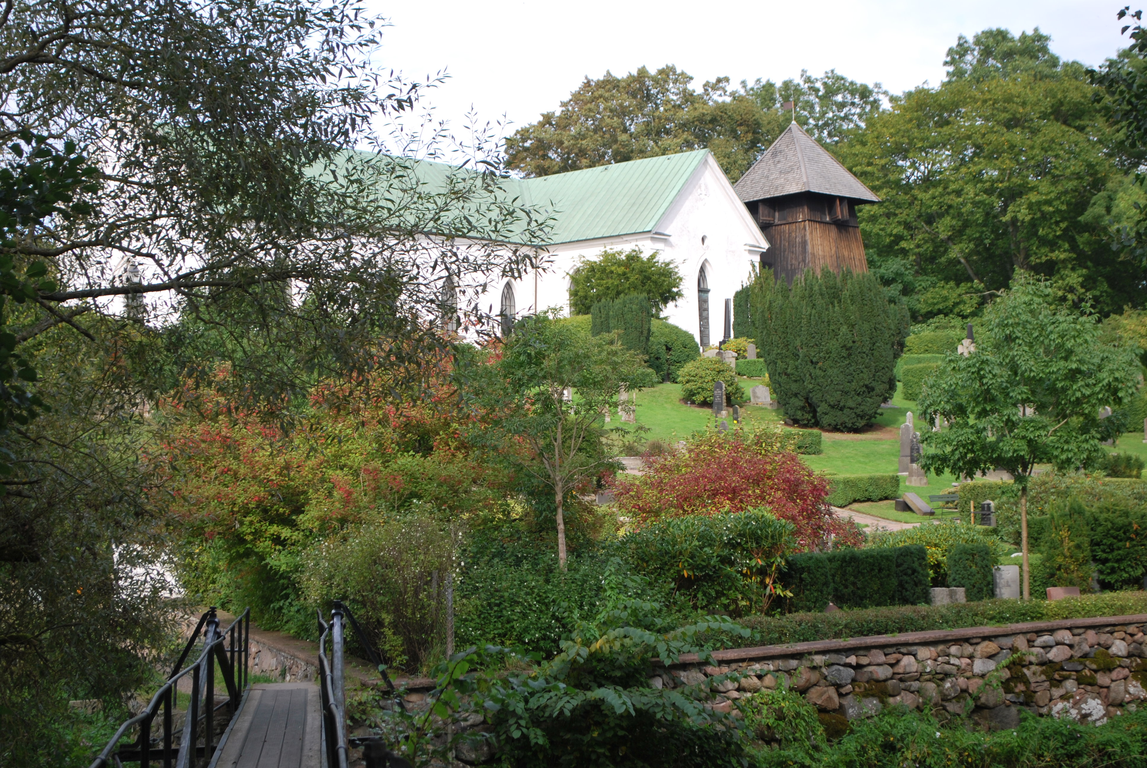 Raus kyrka, fasad mot sydväst från Råån.