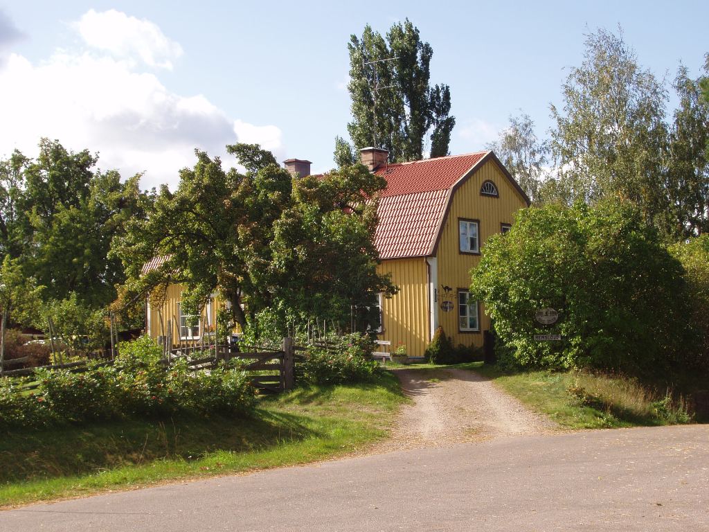 Blåviks kyrka, den f d skolan.