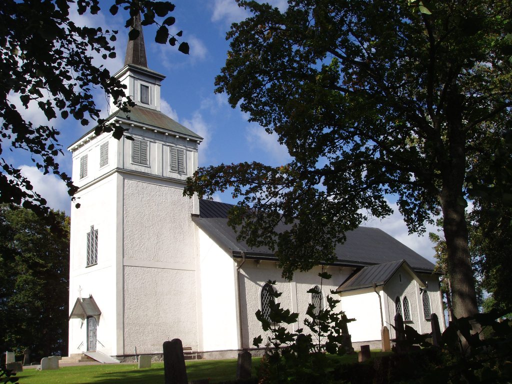 Blåviks kyrka från sydöst.