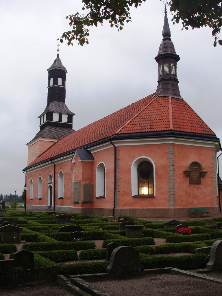 Ekeby kyrka från sydöst.