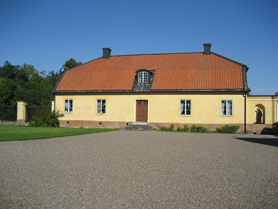 Lambohofs säteri, Linköpings kn, norra flygeln från söder
(husnr 1)