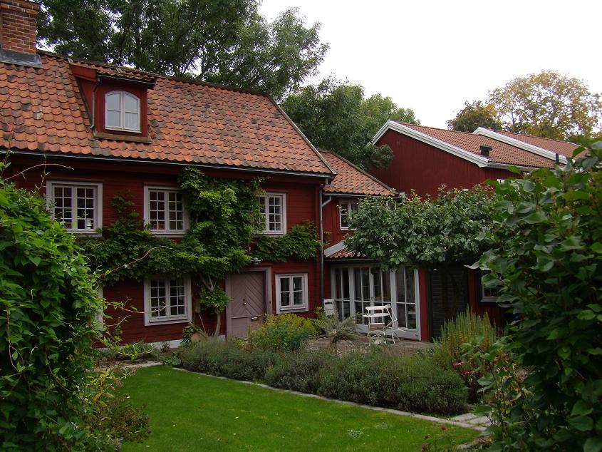 Hantverksgårdarna, kv Anemonen, Linköping. Bostadshuset på gården på Anemonen 2 (husnr 1) från sydväst