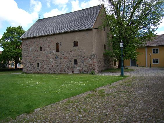 Absalon 1, Linköping med  "Klostret" från väster