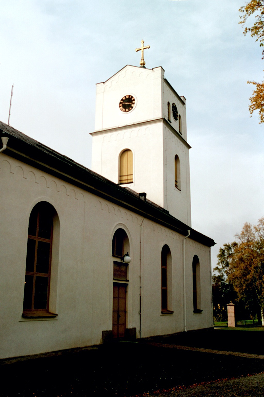 Ragunda nya kyrka, exteriör långhus & torn. 