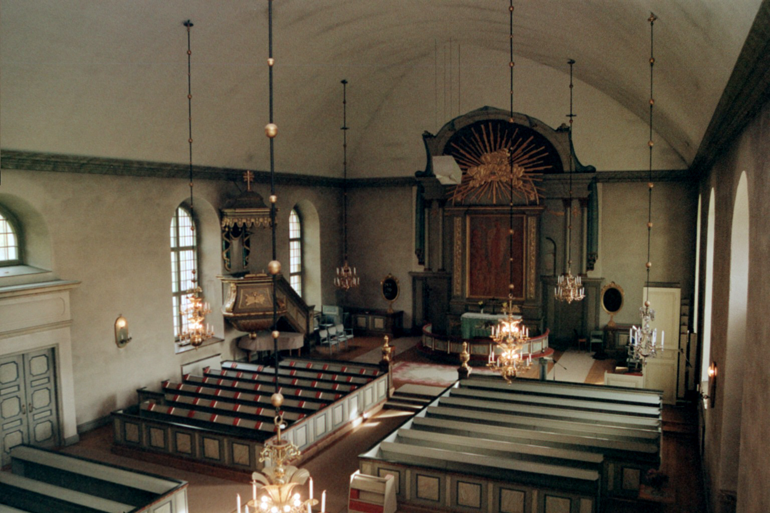 Ragunda nya kyrka, interiör, kyrkorum sett mot koret från läktaren. 