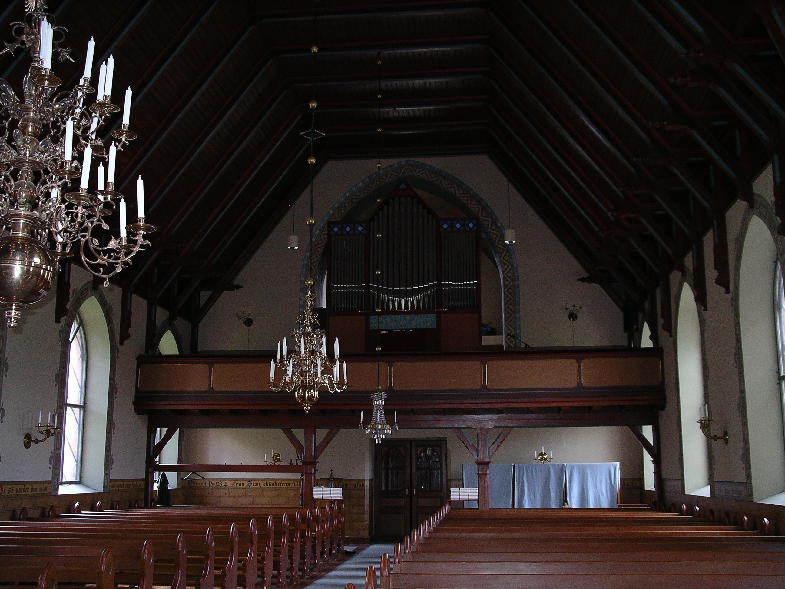 Stuguns nya kyrka, interiör, kyrkorummet mot läktarfronten.