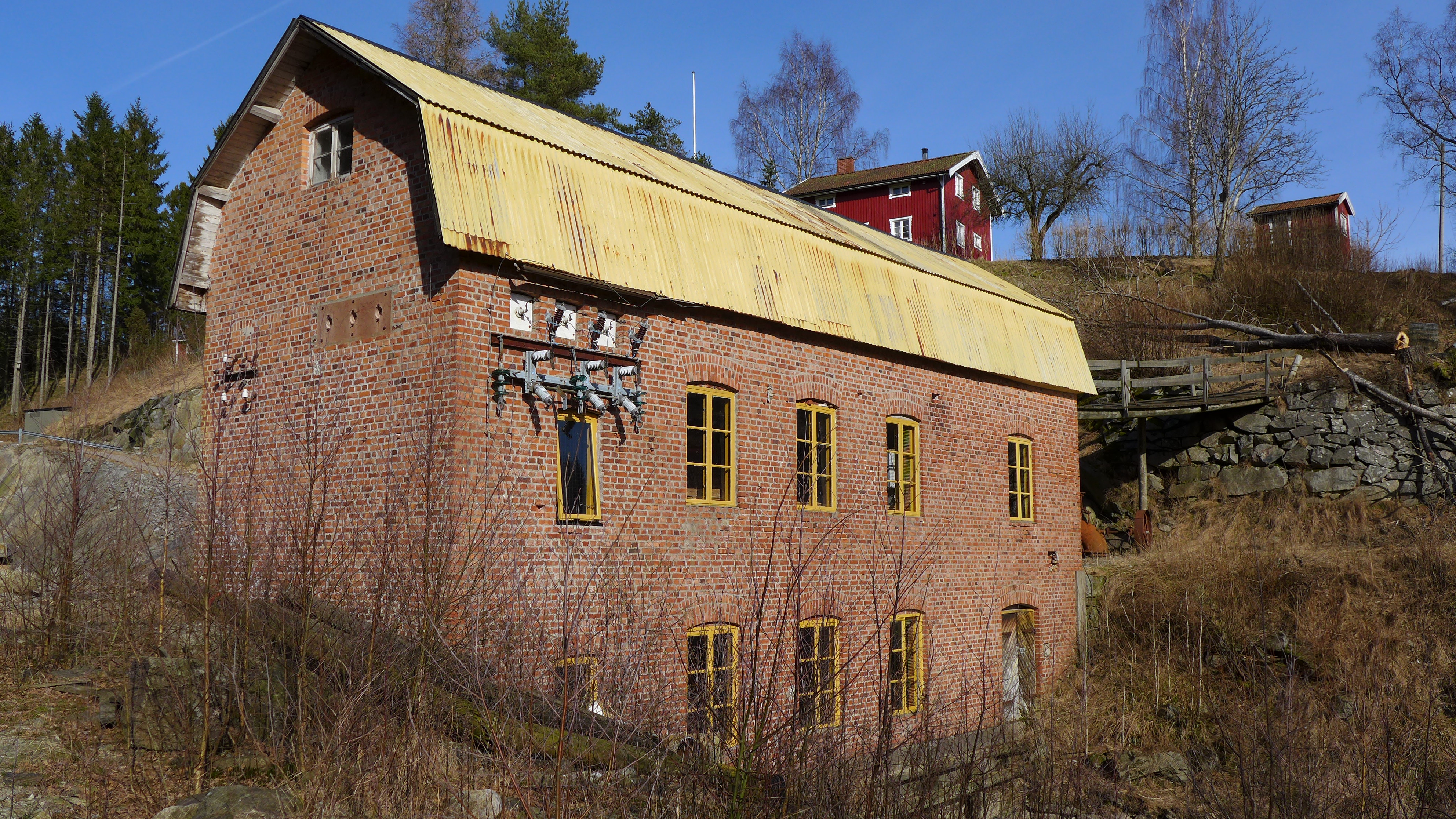 Kraftverket är inrymt i en del av Näsböle kvarn.
