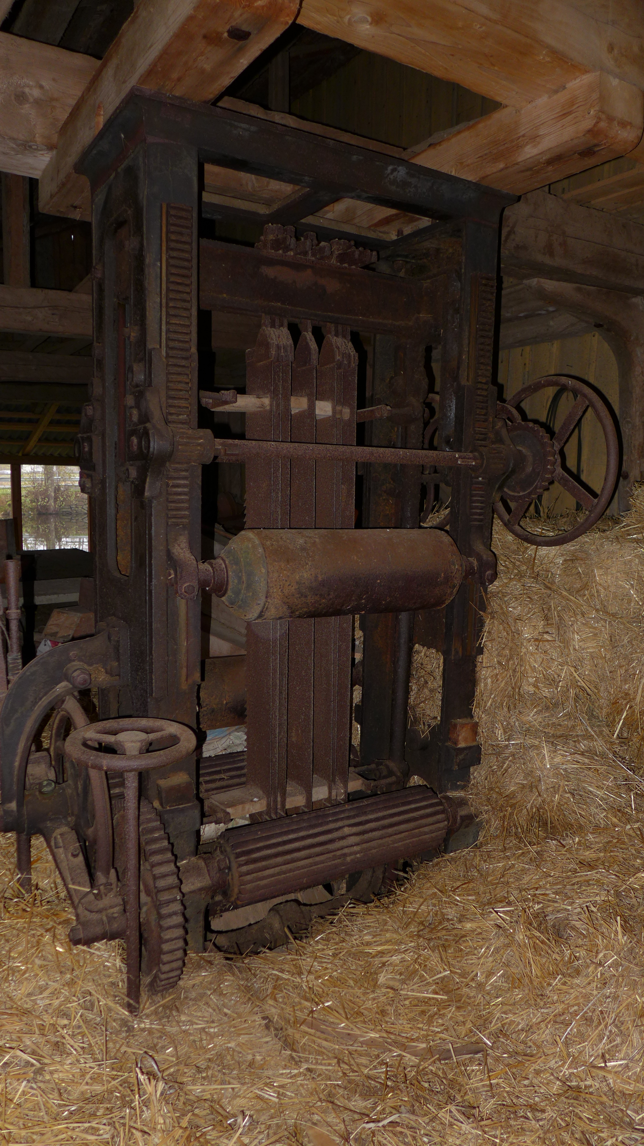 Helstativramen finns bevarad i sågverket. Tillverkare okänd.