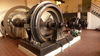 Generatorn till en stora turbinen är tillverkad omkring 1907 av Ludvikaföretaget Förenade Elektriska A.B, System Clayton Typ L. 