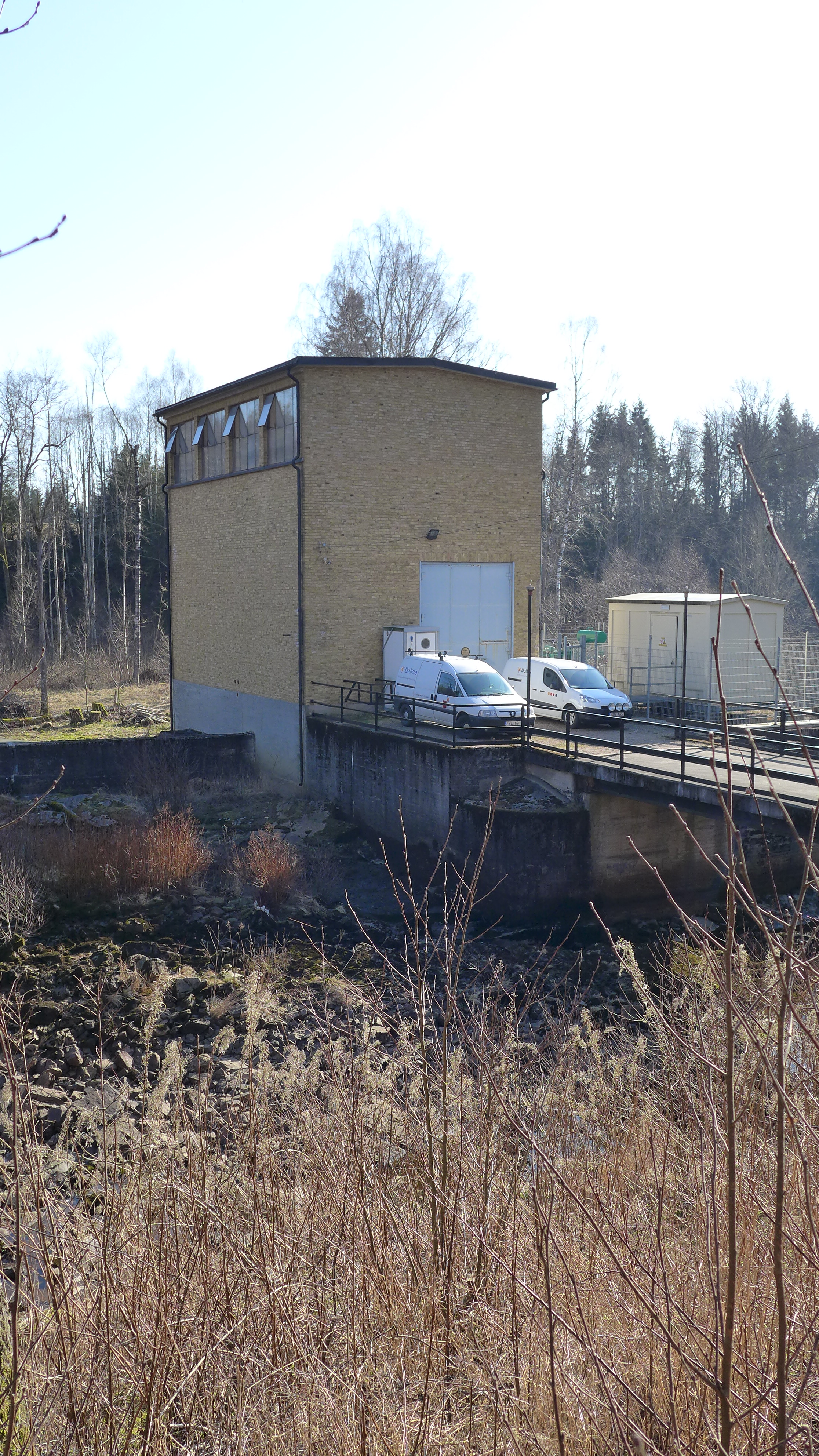 Axelfors kraftverk uppfördes 1935-1936. 