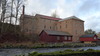 Hillefors kraftverk är uppfört vid Säveån mitt emot Hillefors grynkvarn (i bild), som är byggnadsminne. 