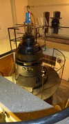 Maskineriet utgörs av två aggregat. Det ena är en vertikal kaplanturbin tillverkad 1934 av KMW. Generatorn är en Asea synkrongenerator. Mataren är tagen ur drift.