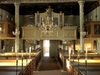 Hakarps kyrka har en mycket välbevarad barockprägel med inslag av renässans i form av altaruppsatsen och nyklassicism i orgelläktaren. Den slutna bänkinredningen och läktarna är viktiga delar av rumsligheten.