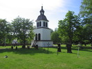 Viksjö kyrkas kyrkogård, klockstapeln från sydväst. 