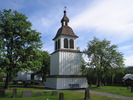 Viksjö kyrkas kyrkogård, klockstapeln från sydöst. 