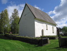 Högsjö gamla kyrka med omgivande kyrkotomt, vy från sydväst. 