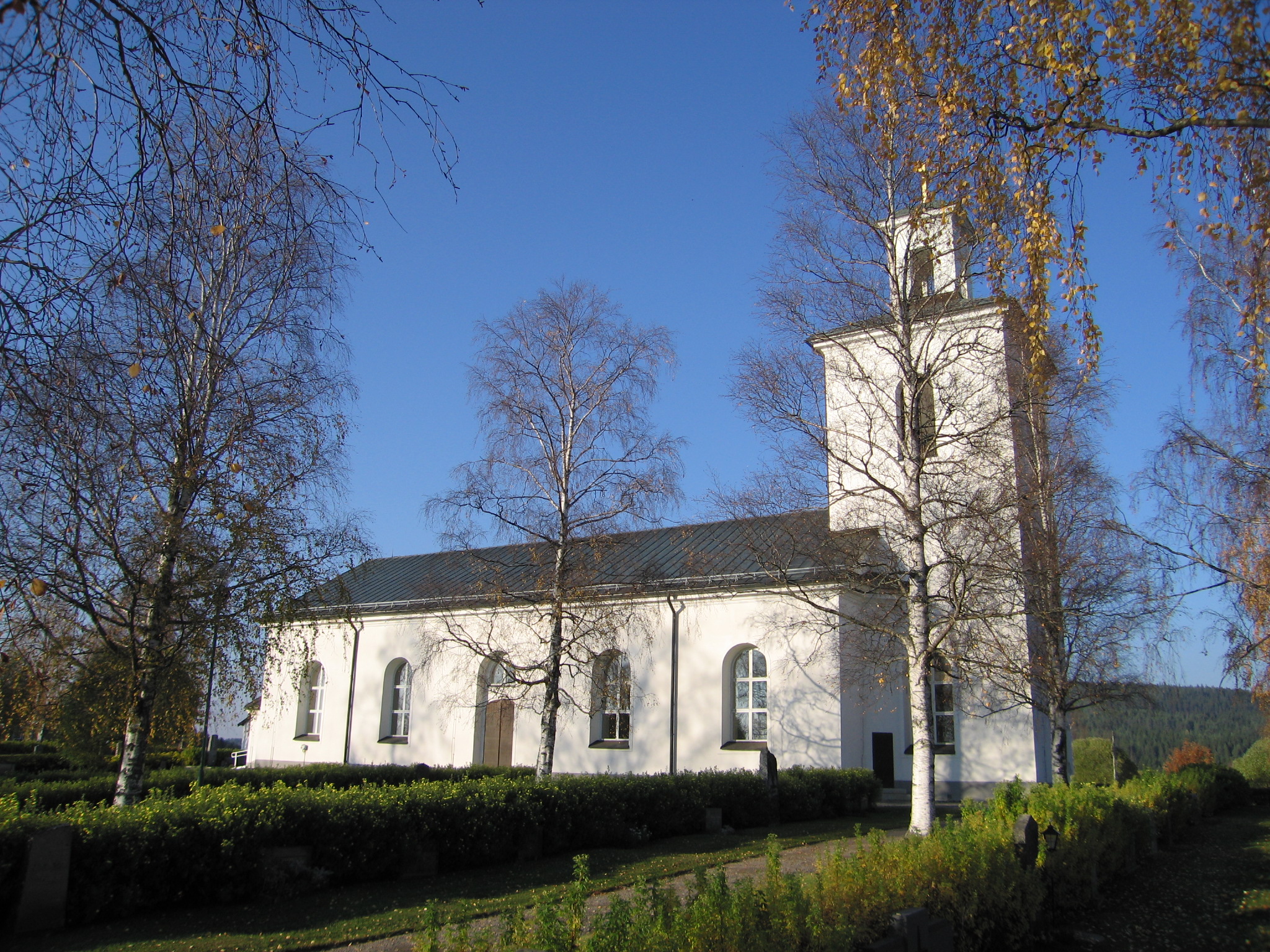 Långsele kyrka, exteriör, södra fasaden.

