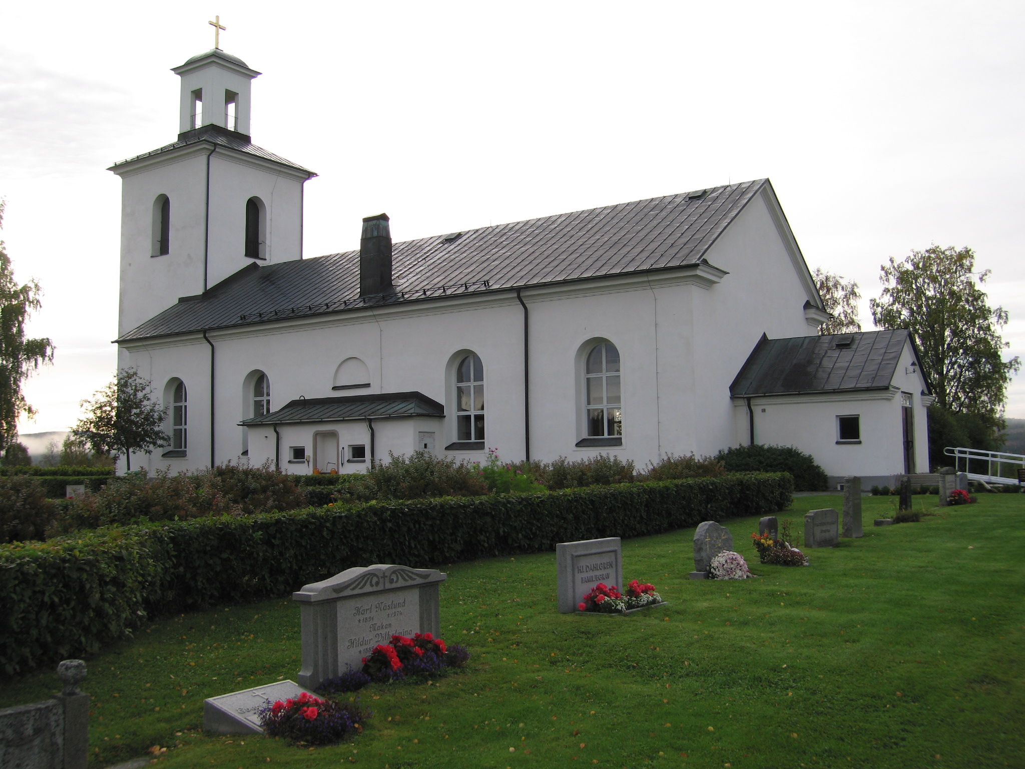 Långsele kyrka, exteriör, norra fasaden.
