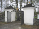Ramsele nya kyrkas kyrkogård, stigporten till kyrkogården.