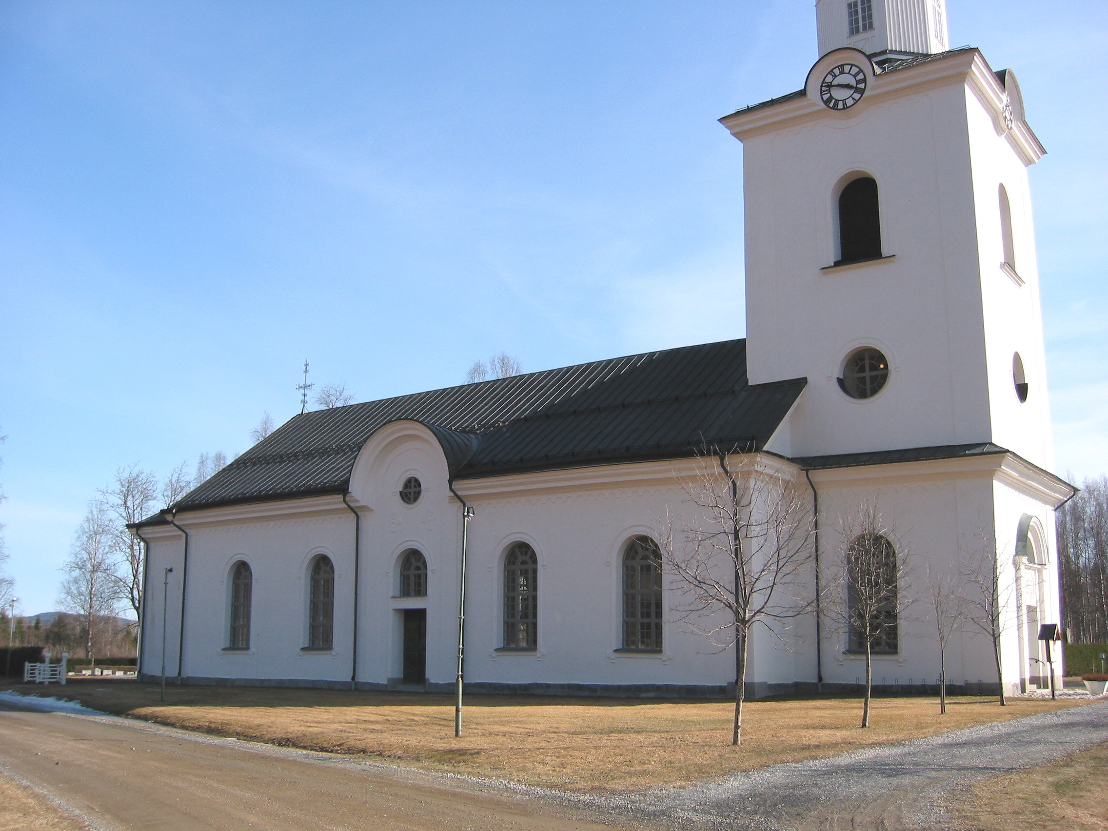 Multrå kyrka, exteriör, norra fasaden.
