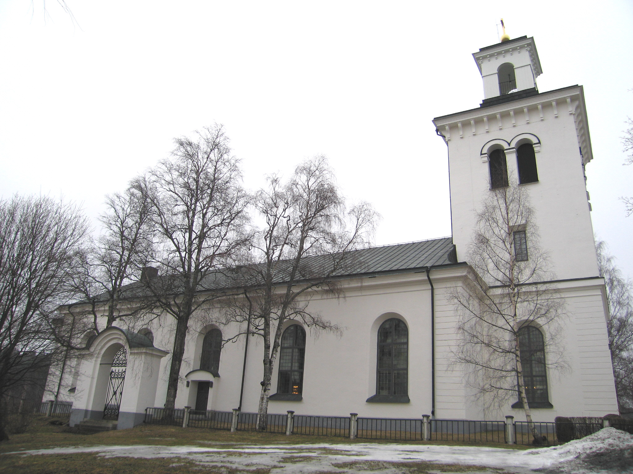 Gudmundrå kyrka, exteriör, norra fasaden. 