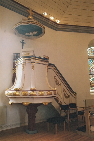 Predikstolen i Fuxerna kyrka sedd från SV.