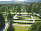 Mo Kyrka med omgivande kyrkogård, vy från kyrktornet mot söder.