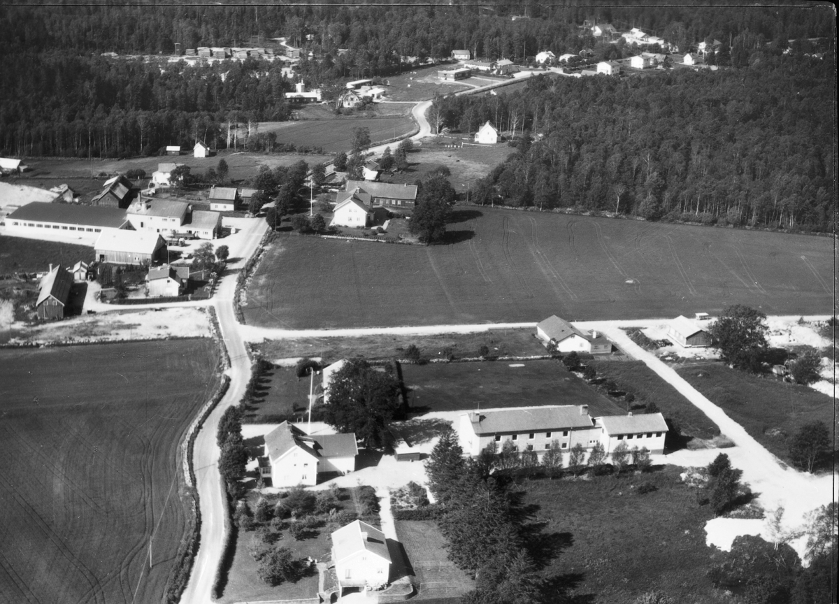 Flygbild över bla Fotskäls skola 1967