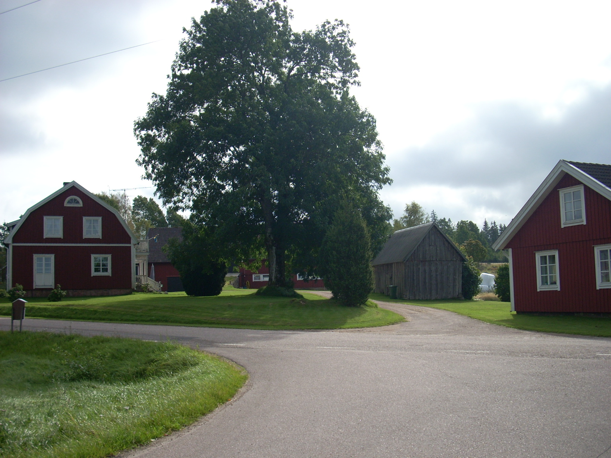 JÄLLUNTOFTA KLOCKAREGÅRD 2:2