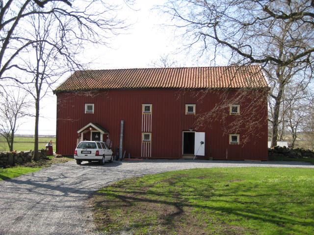 Åsklosters kungsgård, arbetarbostad och magasin.