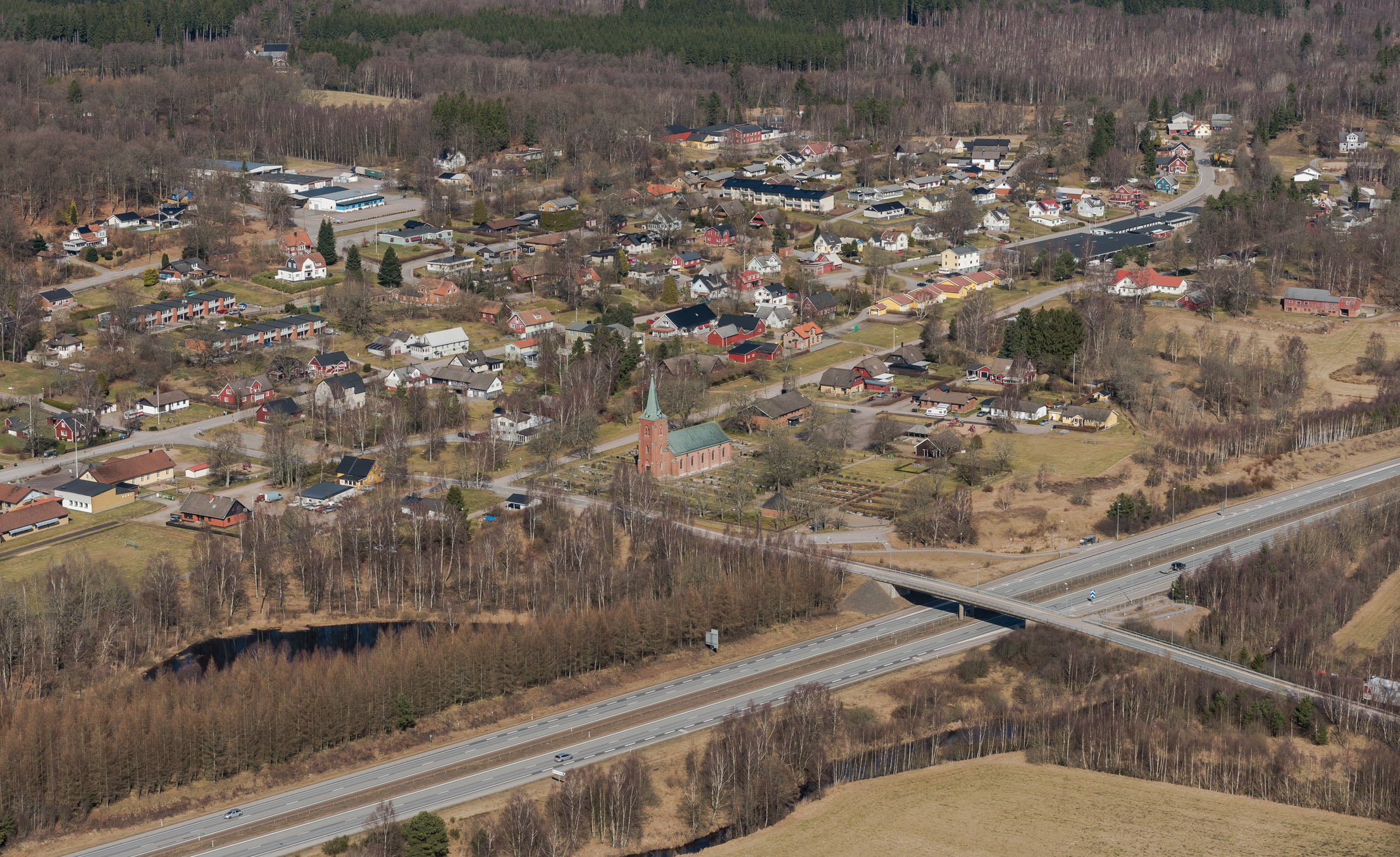 Rya kyrka, kyrkomiljö