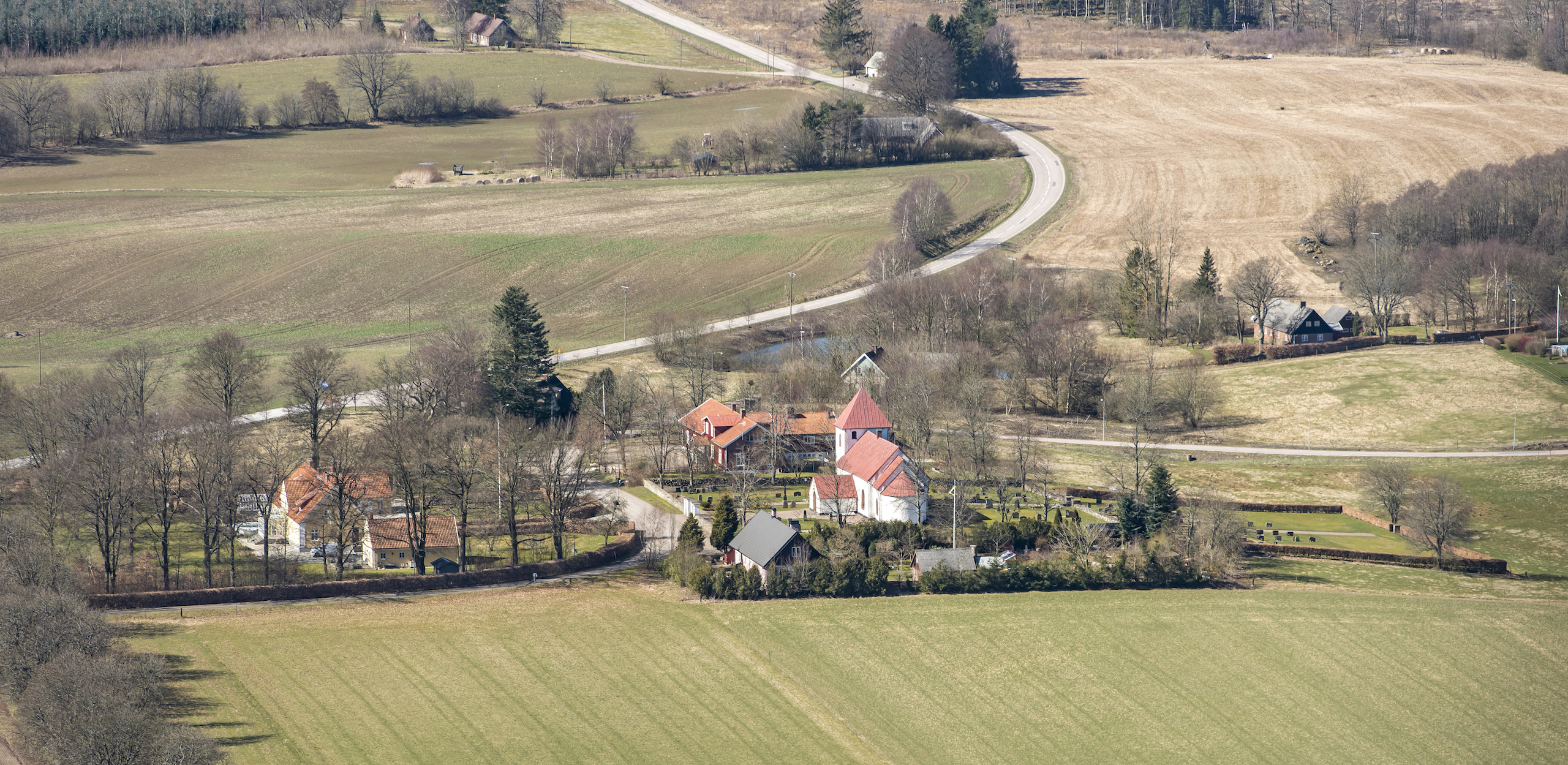 Konga kyrka, kyrkomiljö