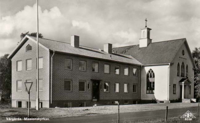 Vårgårda Missionskyrka med 1956 års tillbyggnad.