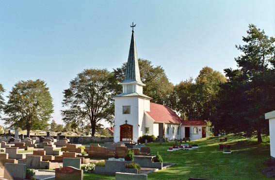 Donsö kyrka från väster. 