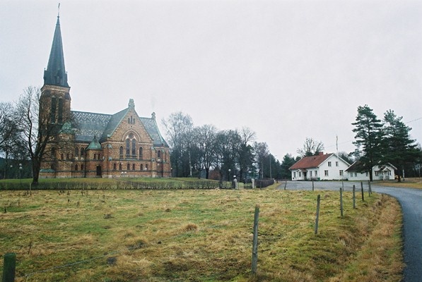 Seglora kyrka sedd från sydväst.
