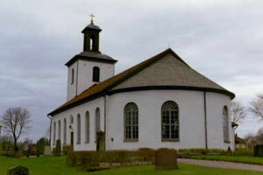 Sandhults kyrka sedd från sydöst.