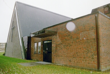 Lextorpskyrkans sakristia finns vid dess norra hörn med separat ingång.