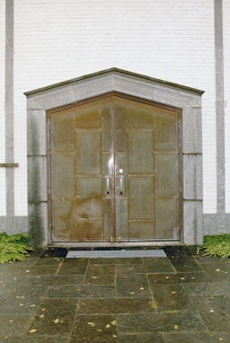 Håjums kapellkrematorium, entré till Ljusets kapell. Neg.nr. B960_011:06. JPG. 