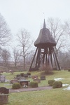 Gökhems kyrkogård med klockstapeln