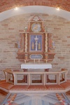 Friggeråker kyrka interiör altare, altaruppsats och altarring negnr 01/282:16a