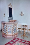 Näs kyrka interiör dopfunt, äldre predikstol/ambo. Negnr 01/271:13a
