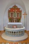 Luttra kyrka interiör altare, altaruppsats och altarring. Negnr 01/282:20a