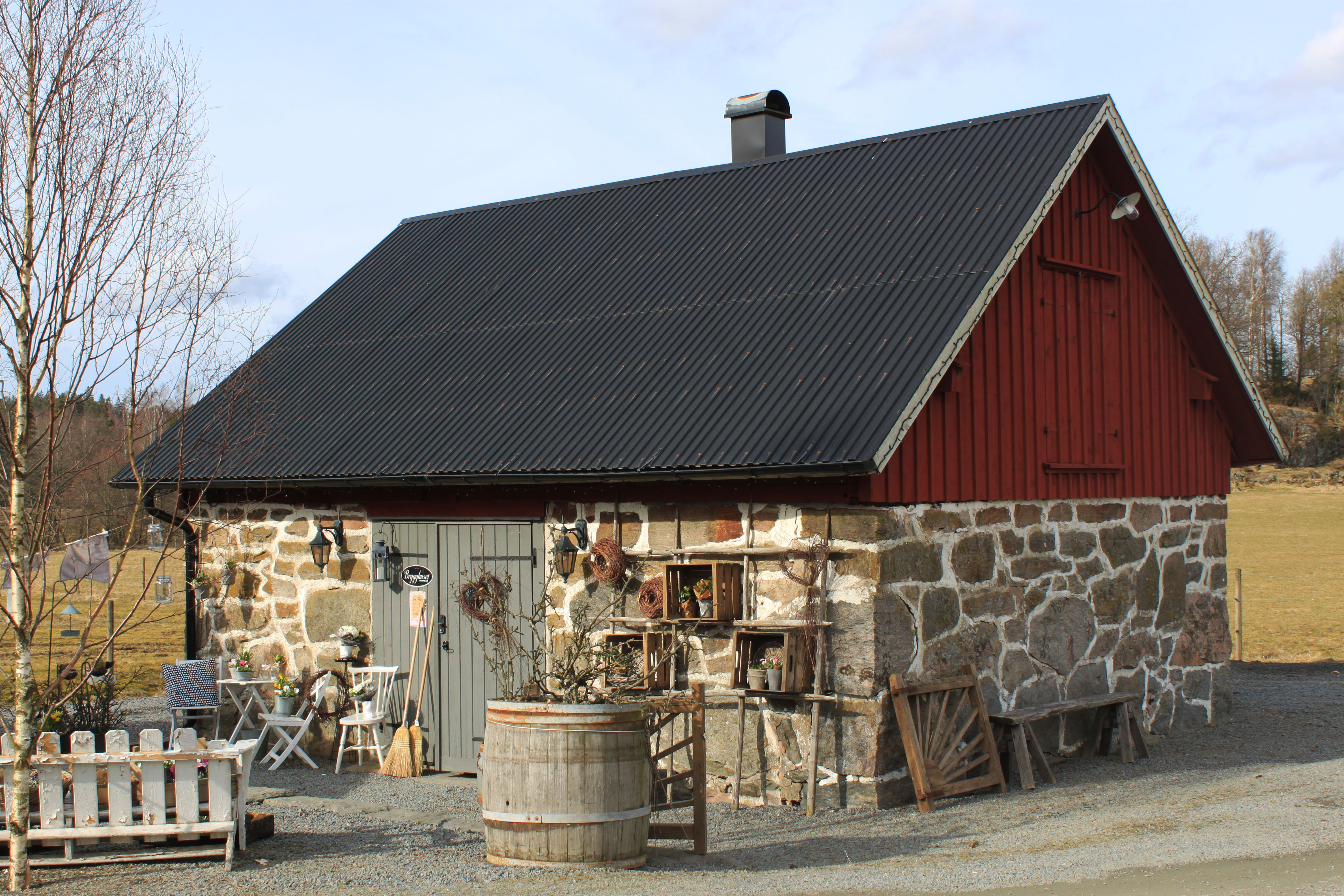 Bryggstugan sedd ifrån sydväst. 