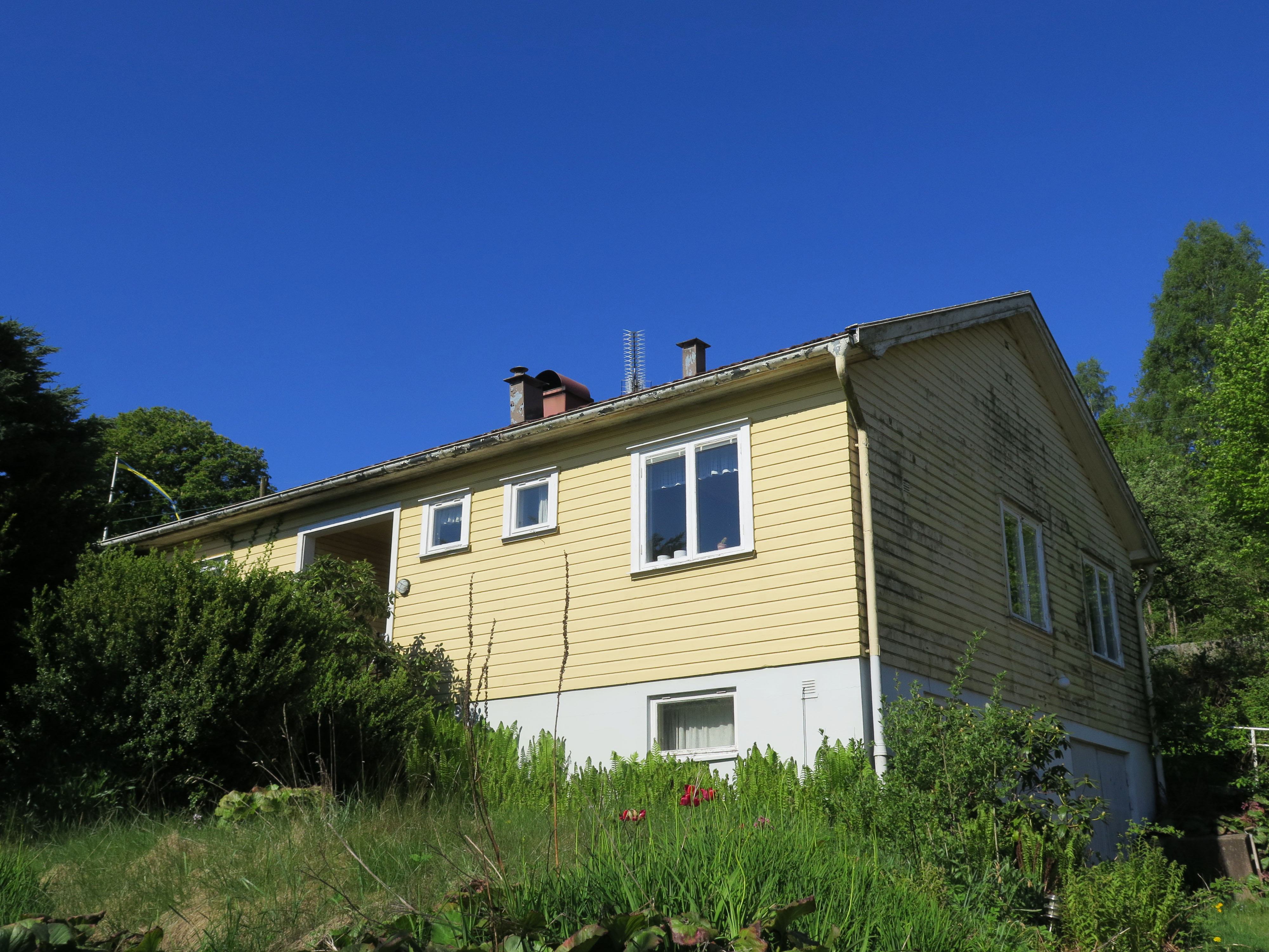 Bostadshuset på fastigheten Håkankila 2:5 är sannolikt uppfört som ersättare för en tidigare mangårdsbyggnad på gården. 