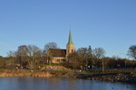 Gustavsbergs kyrka från hamnen 