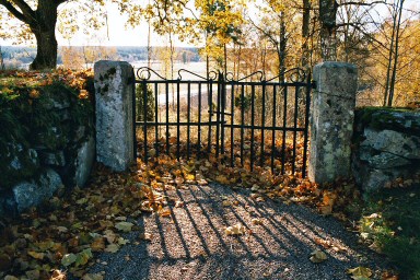 Bråttensby kyrkogård, äldre grind. Neg.nr. B961_010:16. JPG. 