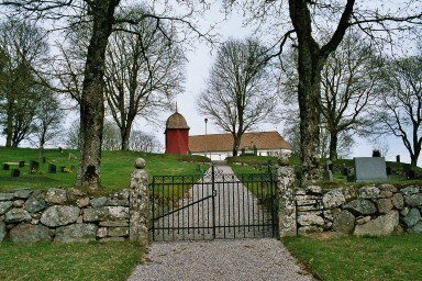 Södra ingången till Molla kyrkogård. Neg.nr. B961_020:21. JPG. 