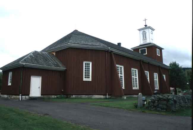 Lekvattnets kyrka från nordost.