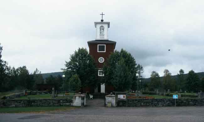 Lekvattnets kyrka från väster.